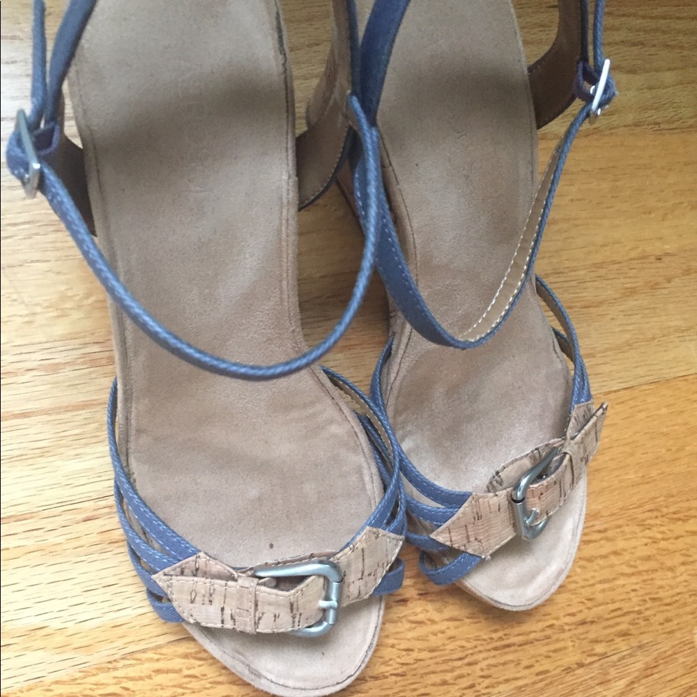 Aerosols blue/tan wedge sandals.